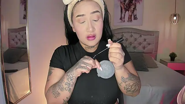 Snapshot of ayshel__ chatting on September 19, 6:23 am ayshel online show from September 19, 6:23 am