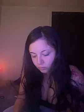 Snapshot of xocrybaby chatting on October 13, 10:29 am xocrybaby online show from October 13, 10:29 am