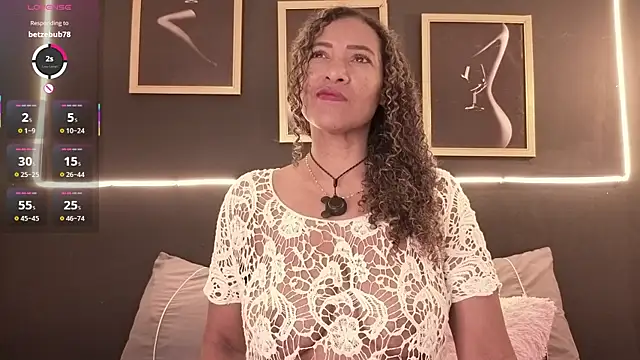 Snapshot of _Victoria_Hills chatting on October 14, 1:14 pm  Victoria Hills online show from October 14, 1:14 pm