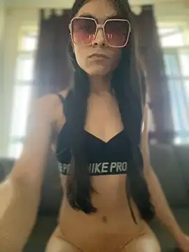 valendoll online show from October 20, 9:40 pm