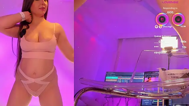 Snapshot of angel_eyees chatting on September 21, 11:36 pm angel eyees online show from September 21, 11:36 pm