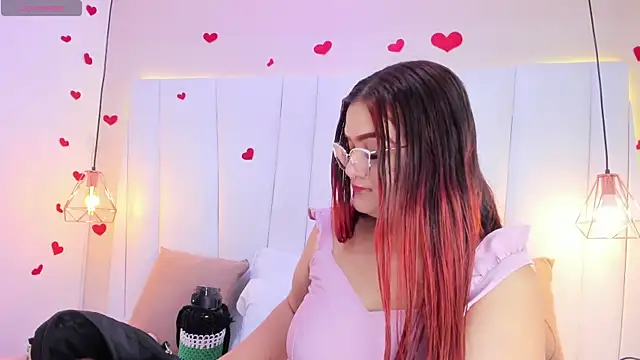 MelanieKlaus online show from October 4, 7:18 pm