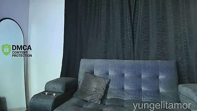 yungelitamor  online show from November 17, 5:08 am