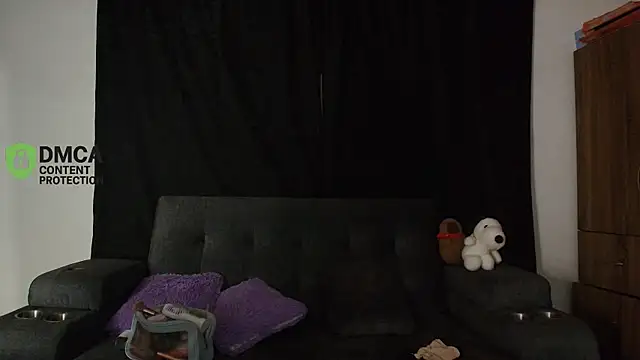 yungelitamor  online show from April 19, 5:18 am