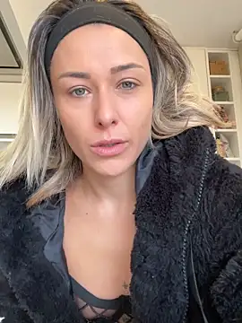 petrouchkaaa  online show from November 24, 8:38 am