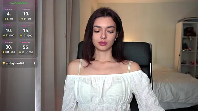 olivia jeas online show from November 4, 9:09 pm