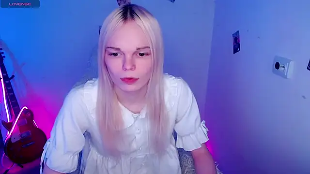 Emily Nyaffee online show from November 24, 7:16 pm