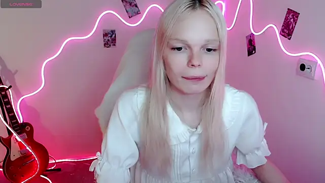 Emily Nyaffee online show from September 24, 8:52 pm