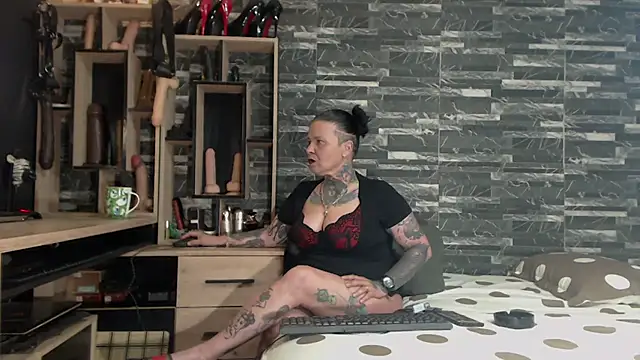 Mistress Miry online show from May 30, 4:43 am