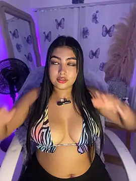 NatashaBrown12 online show from April 16, 9:50 pm