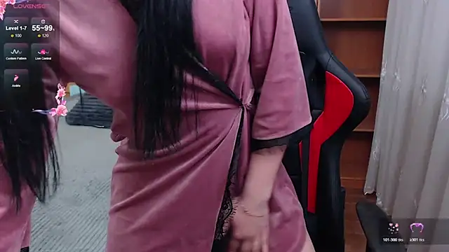 JuicyJess online show from April 13, 7:03 pm