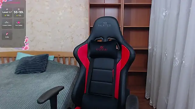 JuicyJess online show from April 10, 7:31 pm