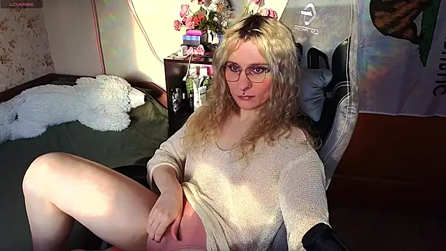 Lori Myaf online show from February 24, 1:32 pm