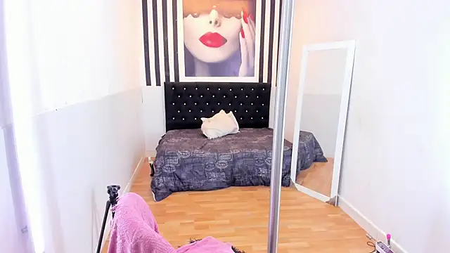 Snapshot of Shanelle__ chatting on September 22, 1:53 pm Shanelle   online show from September 22, 1:53 pm