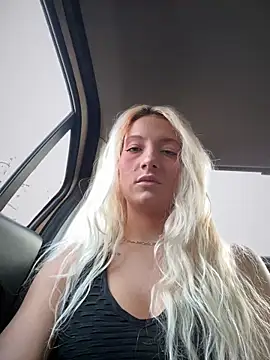 Snapshot of Ella_Charm chatting on September 13, 4:04 pm Ella Charm online show from September 13, 4:04 pm