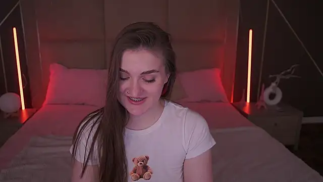 EmmyCharmm online show from March 24, 7:03 am