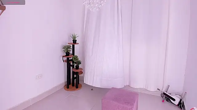 keissy rincon  online show from March 18, 11:32 pm