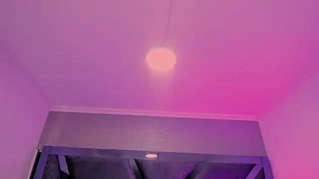 Snapshot of JulietaHazze chatting on October 22, 3:44 am JulietaHazze online show from October 22, 3:44 am