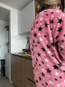 Snapshot of Ameellie chatting on October 10, 4:23 pm Ameellie online show from October 10, 4:23 pm