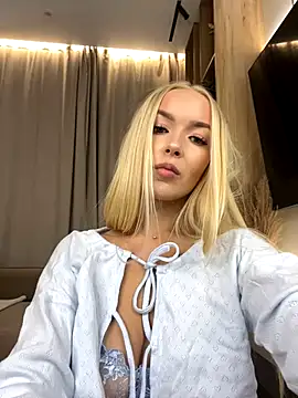 Snapshot of eva_m1racle_ chatting on October 3, 8:47 pm eva m1racle  online show from October 3, 8:47 pm