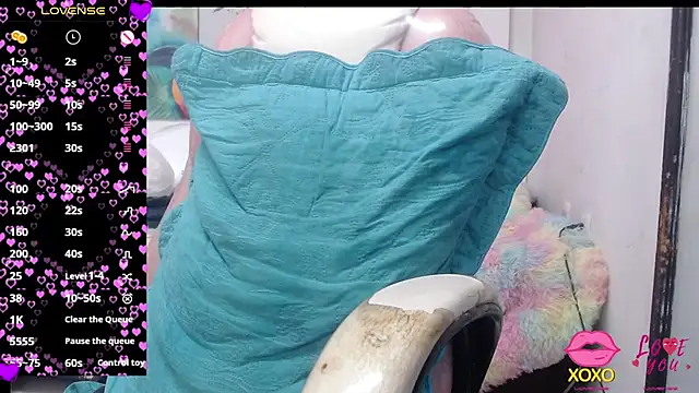 Snapshot of alegriamartinez chatting on October 16, 7:27 pm alegriamartinez online show from October 16, 7:27 pm