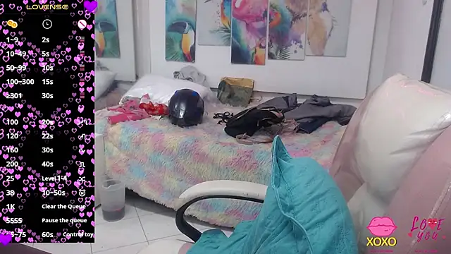 Snapshot of alegriamartinez chatting on October 14, 7:05 pm alegriamartinez online show from October 14, 7:05 pm