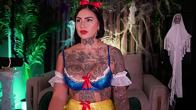 Snapshot of Kleeopatra_ chatting on October 21, 11:53 pm Kleeopatra online show from October 21, 11:53 pm