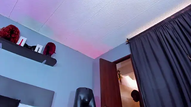 Snapshot of Coco_Kiss chatting on October 17, 7:39 pm Coco Kiss online show from October 17, 7:39 pm