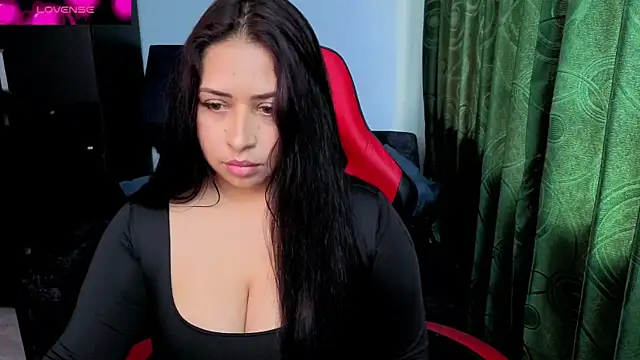 charlotee lovee69 online show from March 2, 9:31 pm