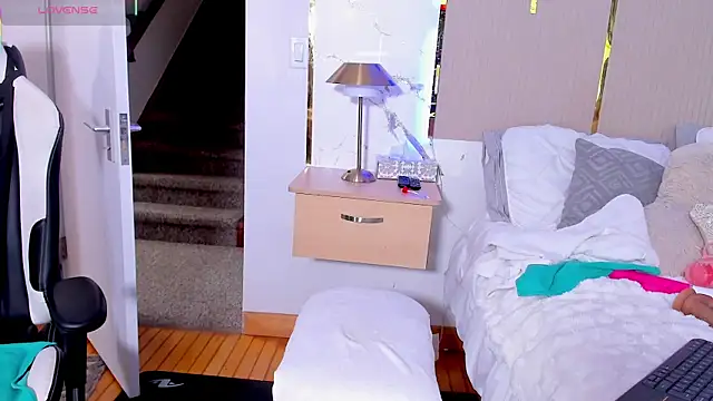 Jadeh Williams02 online show from November 28, 7:39 pm