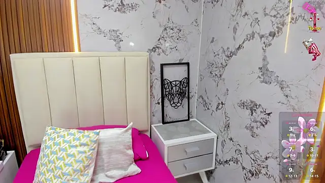 Snapshot of MILEY_JOAS2 chatting on October 2, 7:52 pm MILEY JOAS2 online show from October 2, 7:52 pm