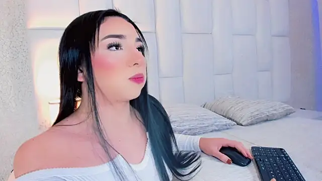 andrea alvarz online show from December 14, 4:51 am