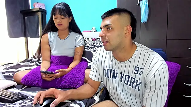 Snapshot of 2ScarletandRyan8 chatting on October 21, 7:07 pm 2ScarletandRyan8 online show from October 21, 7:07 pm