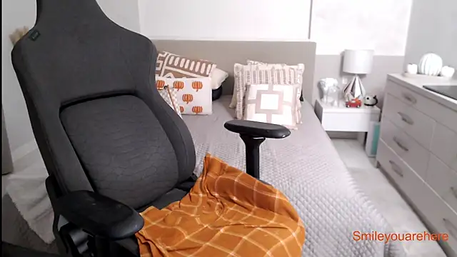 Snapshot of Smileyouarehere chatting on September 30, 3:34 am Smileyouarehere online show from September 30, 3:34 am