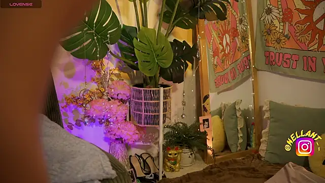 antonella maitt1 online show from April 4, 3:16 am