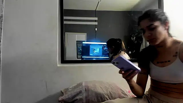 Trinna harperr online show from November 1, 2:43 pm