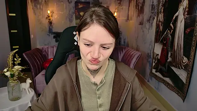 VeliraBraitberg online show from October 19, 3:36 pm