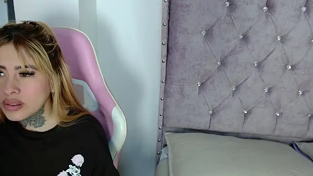 katty-candyy online show from May 28, 1:53 pm