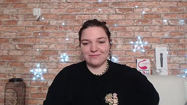 Snapshot of Amelia_Kiss_ chatting on September 19, 12:42 am Amelia Kiss  online show from September 19, 12:42 am