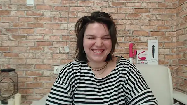 Snapshot of Amelia_Kiss_ chatting on October 23, 1:00 am Amelia Kiss  online show from October 23, 1:00 am