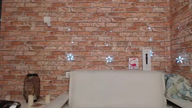 Snapshot of Amelia_Kiss_ chatting on September 10, 12:43 am Amelia Kiss  online show from September 10, 12:43 am