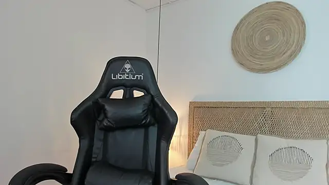 yosselin23 online show from September 24, 12:26 pm