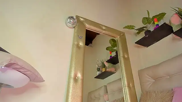 Snapshot of eva-slim- chatting on October 9, 9:19 pm eva-slim- online show from October 9, 9:19 pm