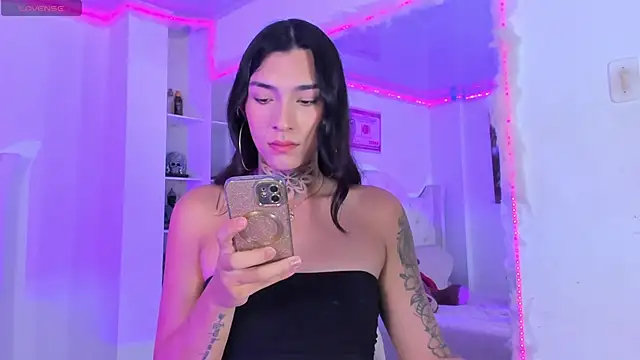 Snapshot of Camila_Coxx chatting on October 12, 10:12 pm Camila Coxx online show from October 12, 10:12 pm