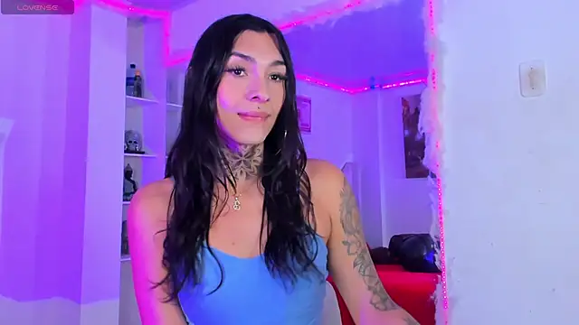 Snapshot of Camila_Coxx chatting on October 18, 7:04 pm Camila Coxx online show from October 18, 7:04 pm