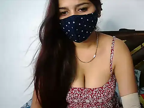 Snapshot of Gloie4u chatting on November 1, 9:13 am Gloie4u online show from November 1, 9:13 am