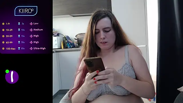 Snapshot of Dominahot4you chatting on September 28, 8:30 am Dominahot4you online show from September 28, 8:30 am