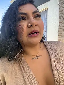 ItsEla online show from March 16, 2:10 pm