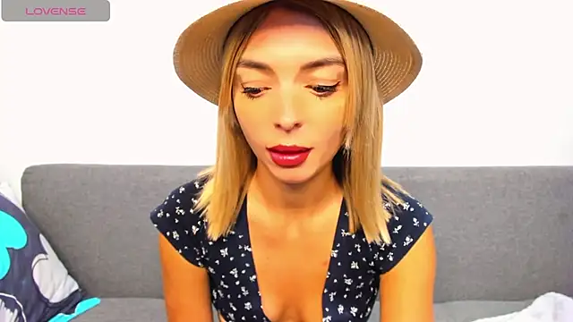 Snapshot of _ellen_meow_ chatting on September 28, 9:42 pm  ellen meow  online show from September 28, 9:42 pm