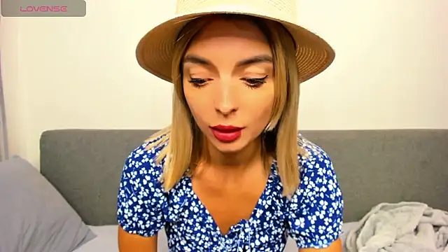 Snapshot of _ellen_meow_ chatting on September 21, 7:34 pm  ellen meow  online show from September 21, 7:34 pm